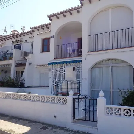 Lago Jardin : Bright Spacious One Bedroom Flat Apartment *