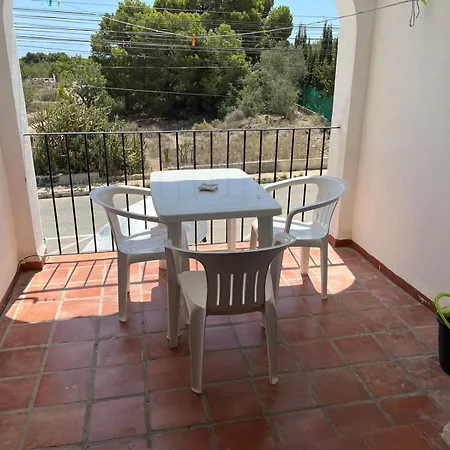 Lago Jardin : Bright Spacious One Bedroom Flat *