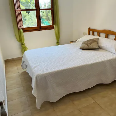 Jardin : Bright Spacious One Bedroom Flat דירה *